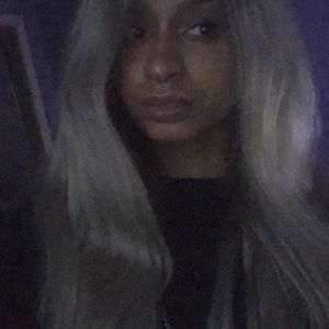 Meet your Posher, Alexis